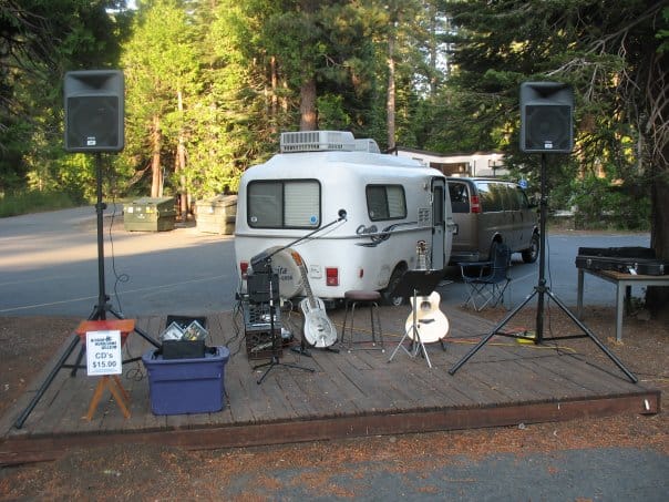 Make Money and Travel – Roger Hurricane Wilson