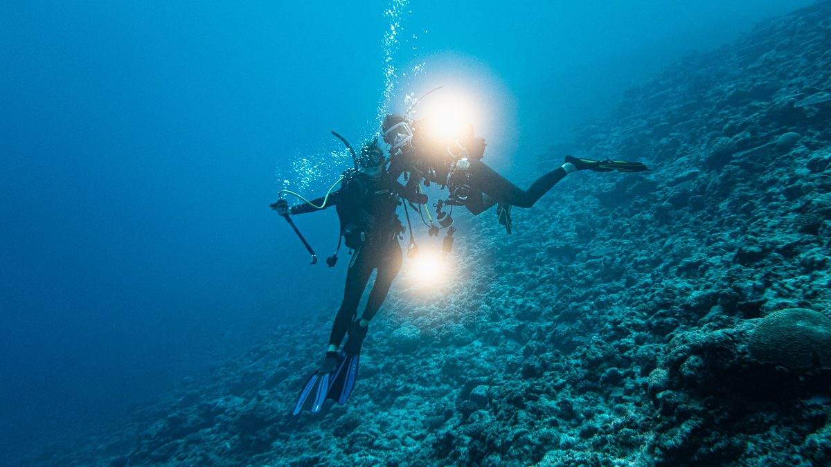 Nikki Wynn scuba diving bubble cave adventure in Niue